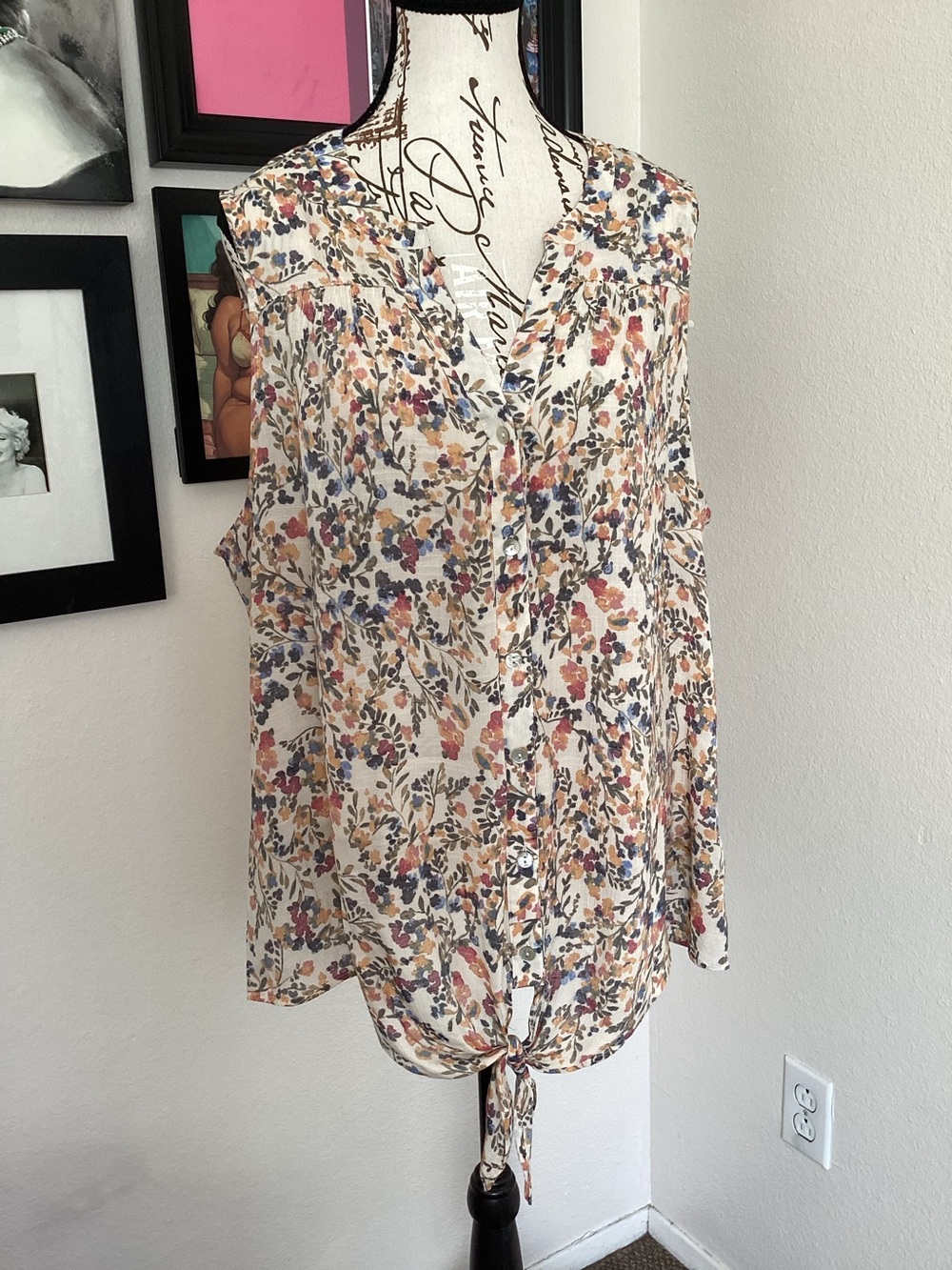 Zac & Rachel Cream Floral Button-Front Tie-Hem Camisole